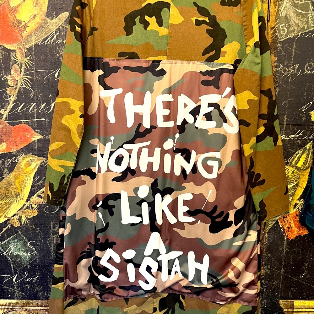 CAMO Trench Coat "There's Nothing Like a SISTAH" Graffiti Jacket Street Wear - Picture 2 of 11